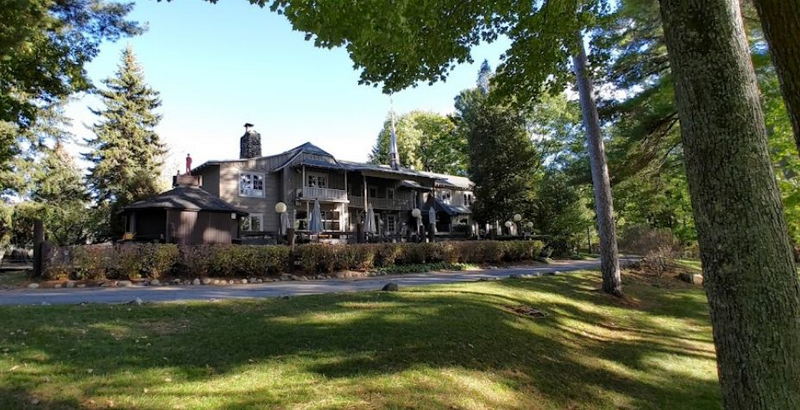 Peninsula Room (Bowers Harbor Inn) - From Web Listing (newer photo)